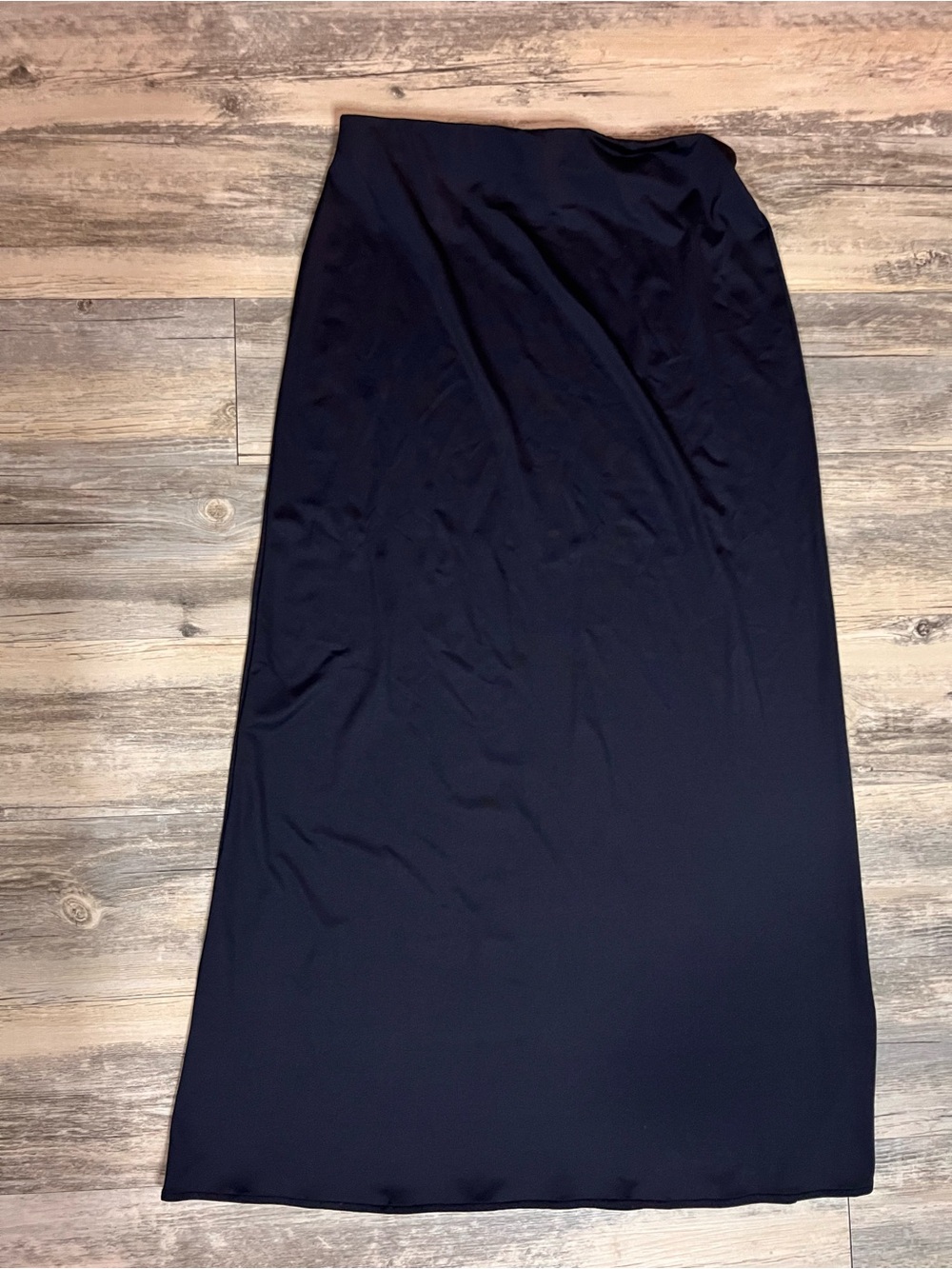 H&M Navy Stretch Midi Skirt – Minimal & Effortless